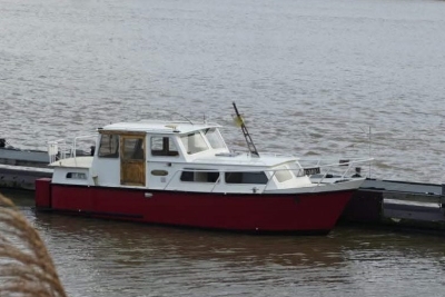Alegup tijdens overbrenging van Geel naar Wachtebeke, aan de steiger in Temse
